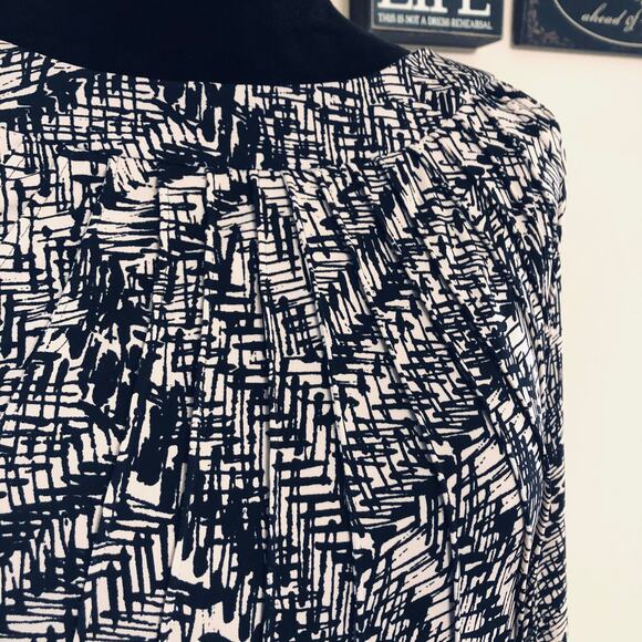 JAX Printed Bodycon Dress sz 2 - Picture 2 of 2